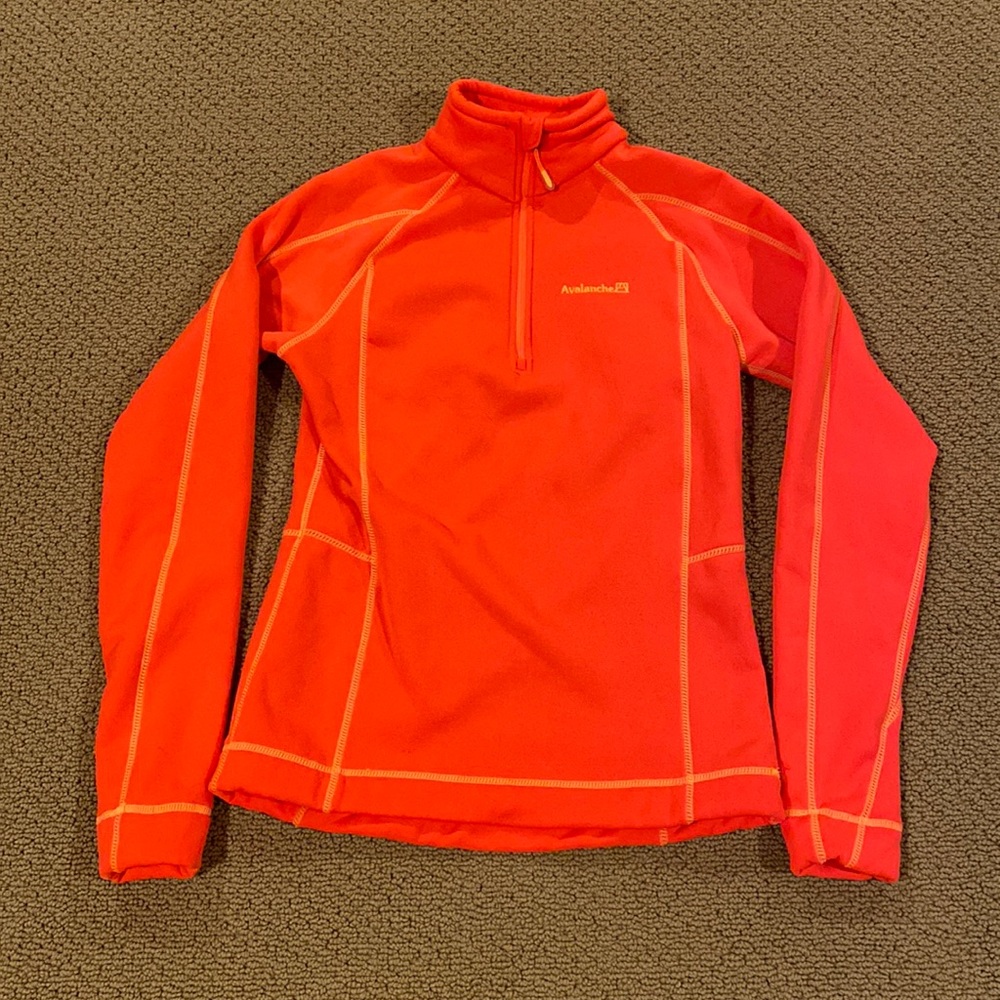 Like new Avalanche quarter zip Women’s pullover!
